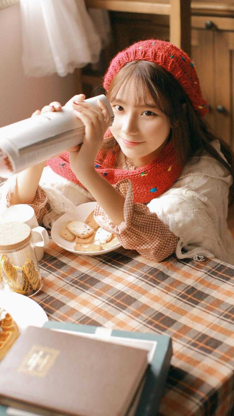 一睁眼，疯批王爷总对我投怀送抱主人公叫