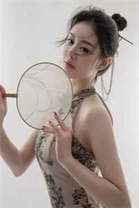 闪婚高管后，我发现了他惊人的秘密
