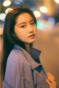 女儿滑雪摔死后，我在一旁美美的自拍