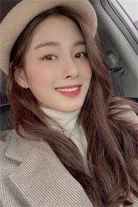 故人归尘土，新燕入画梁小说