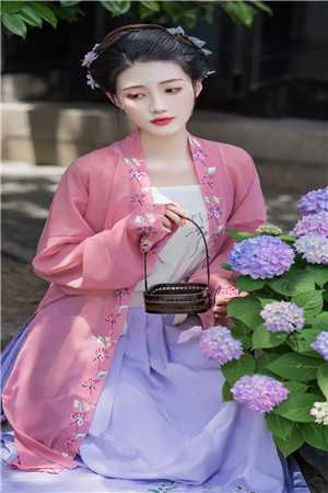 炮灰女配干翻剧本搞事业全文免费
