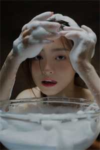 女儿塞给我两万块，我跟她断绝关系了结局+后续