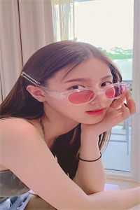 被削神籍后，她靠审判洗白了小说