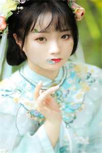 小说穿成炮灰后，我被反派夫人拉黑了